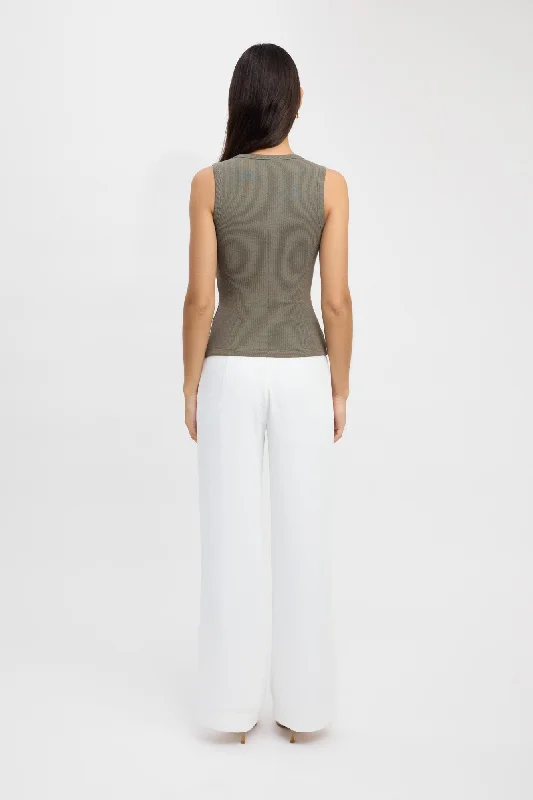 Bec Button Tank