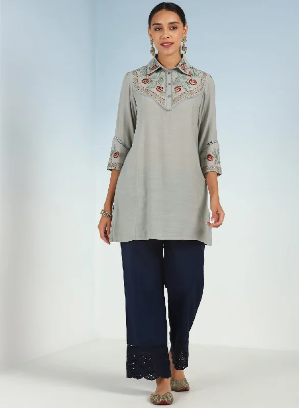 Green Embroidered Tunic for Women with Classic Collar