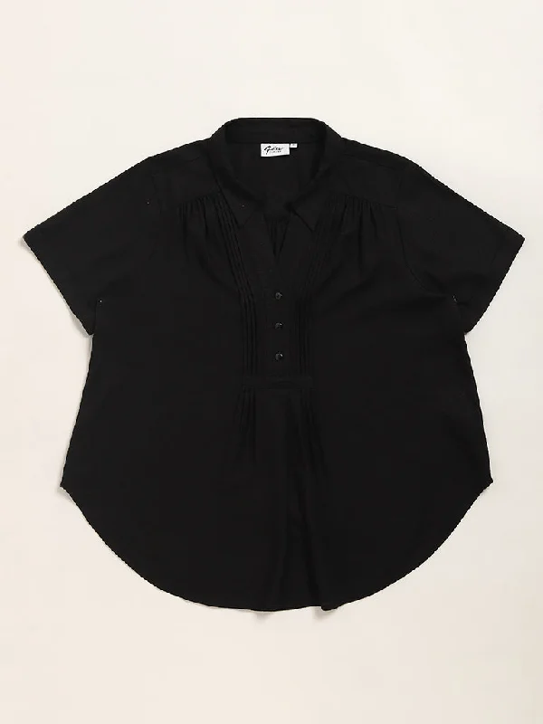 Gia Black Pintuck Detailed Blouse